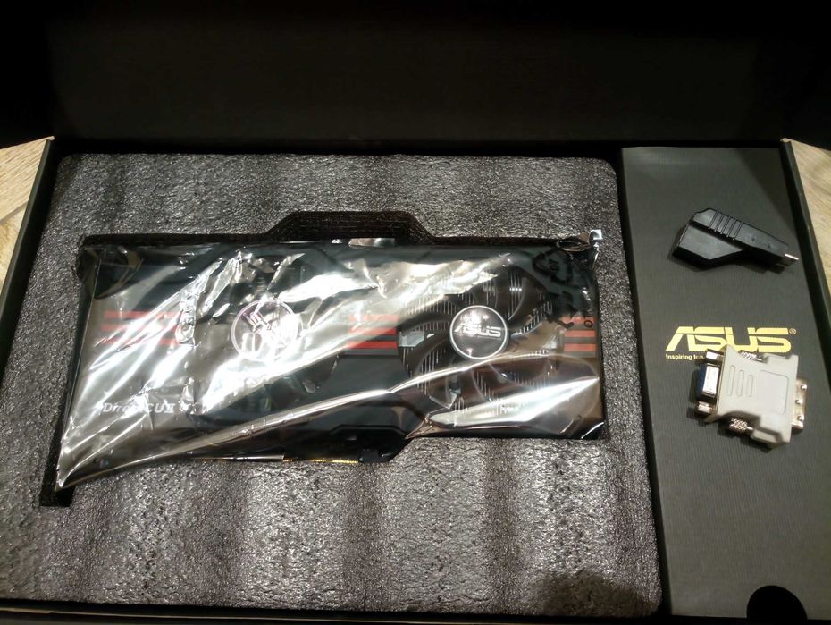 Відеокарта ASUS ENGTX560 Ti DCII TOP/2DI/1GD5 (нюанс)
