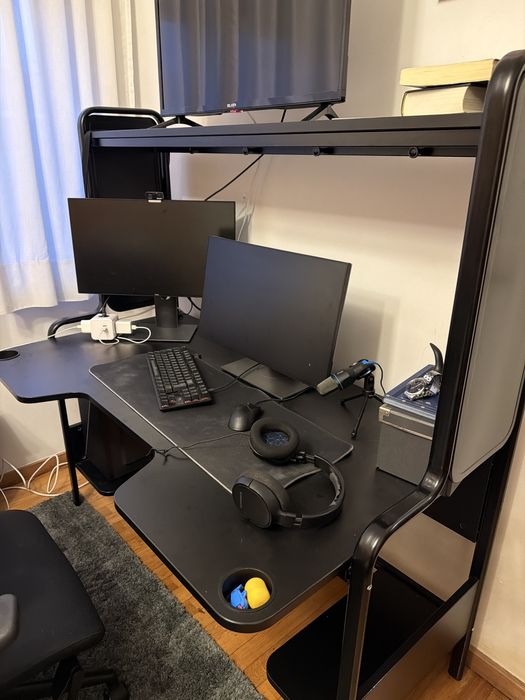 Srecretária Gaming Frede Ikea