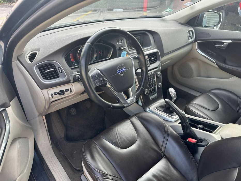 VOLVO V40 D3 DE 2014 PARA PEÇAS