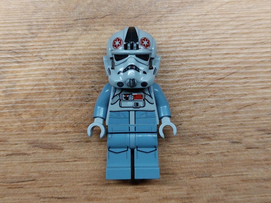Lego Star Wars figurka At-At driver sw0581