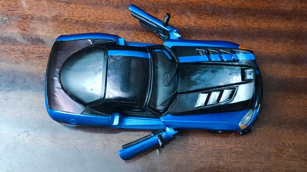 Машинка Dodge Viper SRT10 ACR - Bburago 1/24