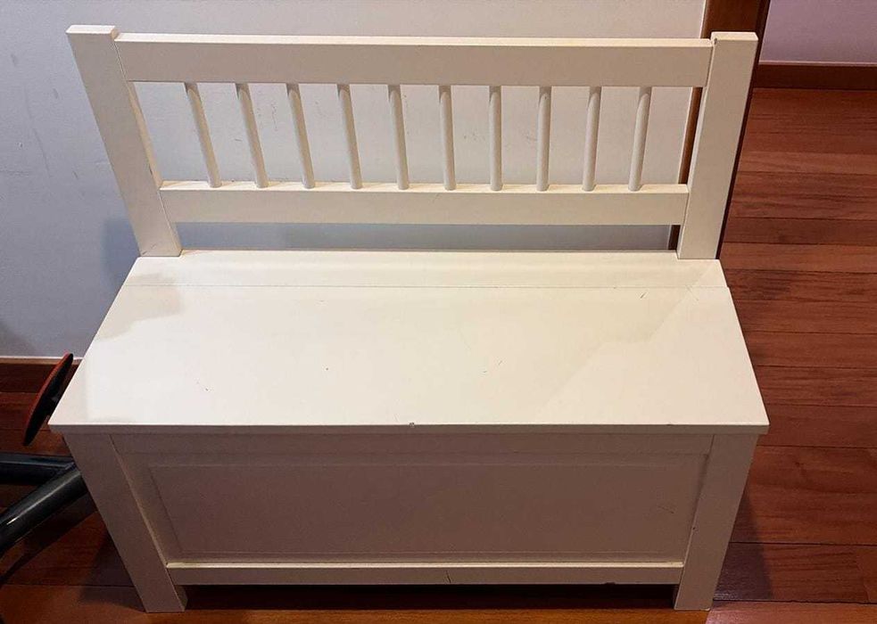 Banco com arrumação interior (arca) do IKEA
