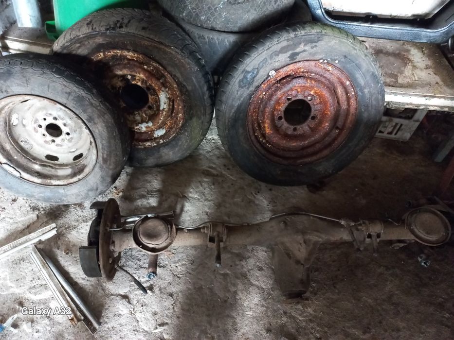 Задній міст в комплекті 2102 і різне