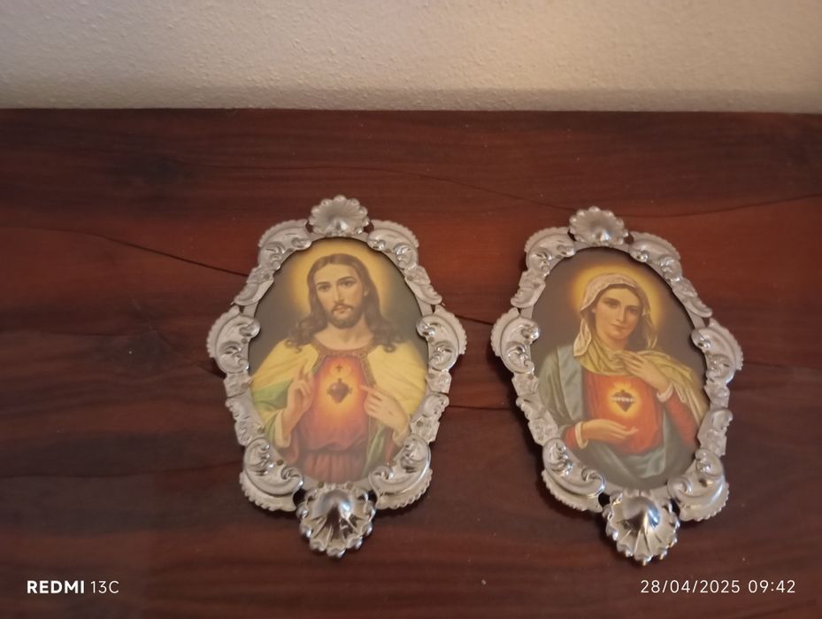 Duas imagens em moldura de inox