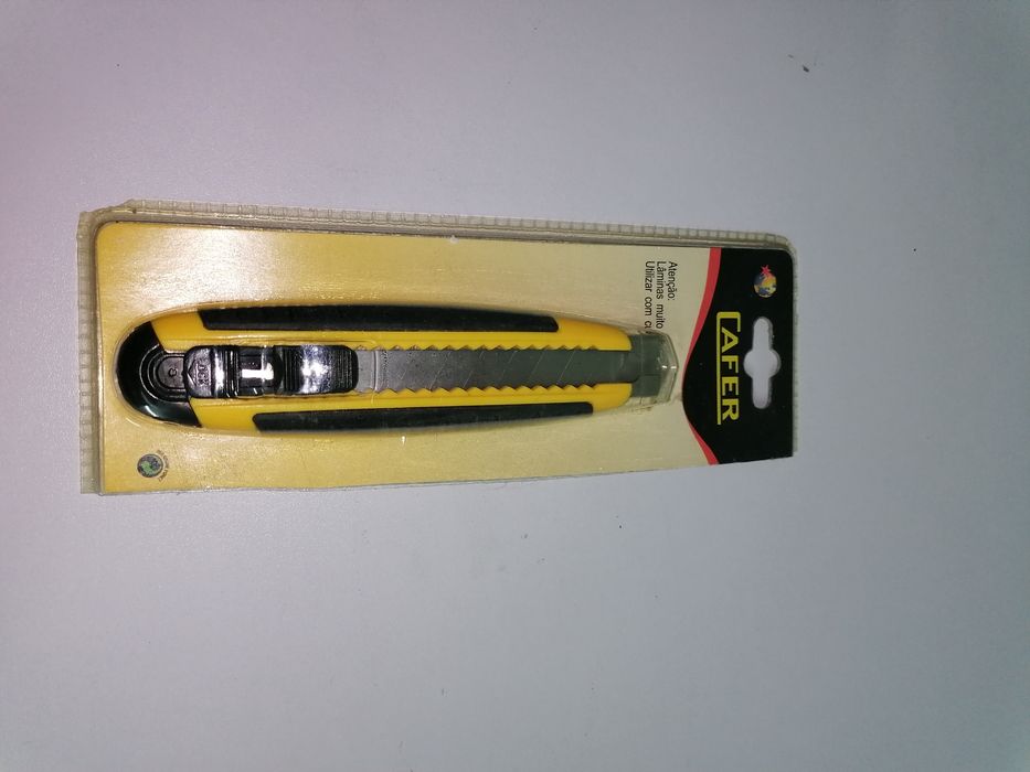 X-acto com lâmina