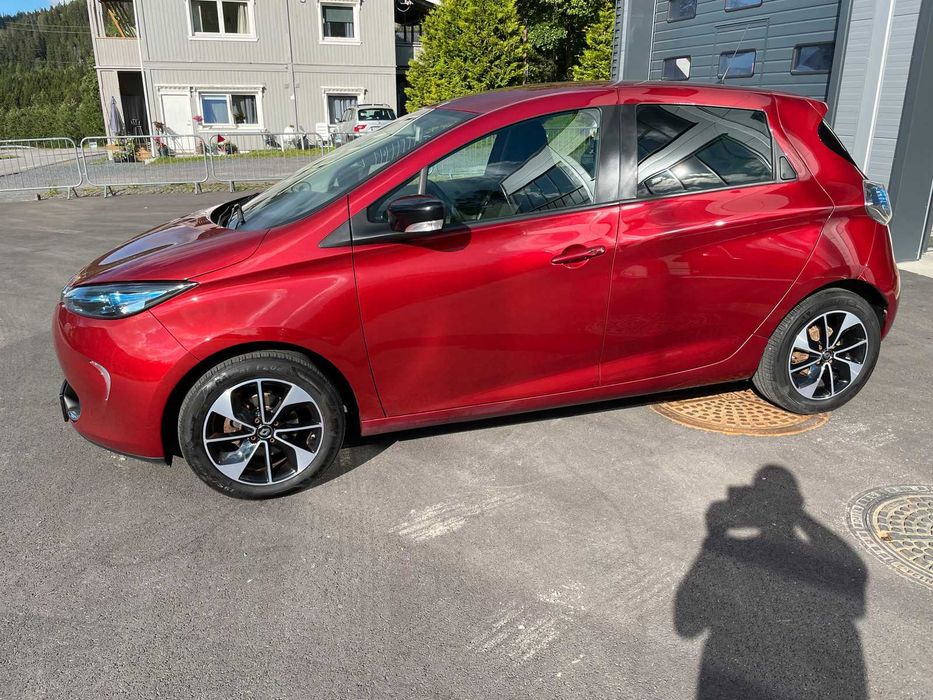 Renault Zoe 40квт 2018, без ДТП з Норвегії, розмитнена, рідний пробіг, два комплекти дисків з гумою