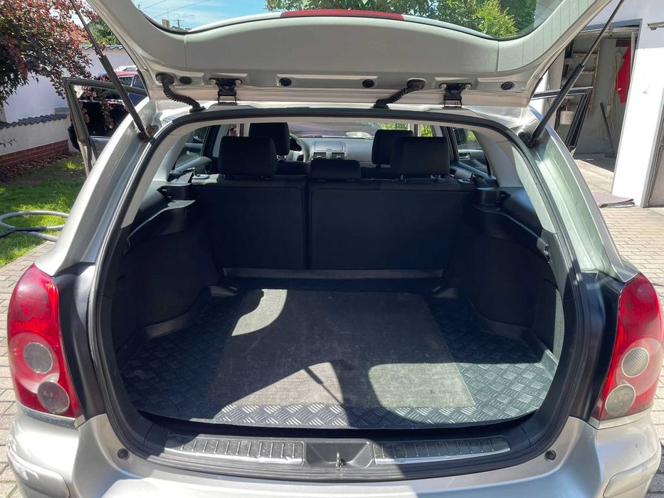 Toyota Avensis T25