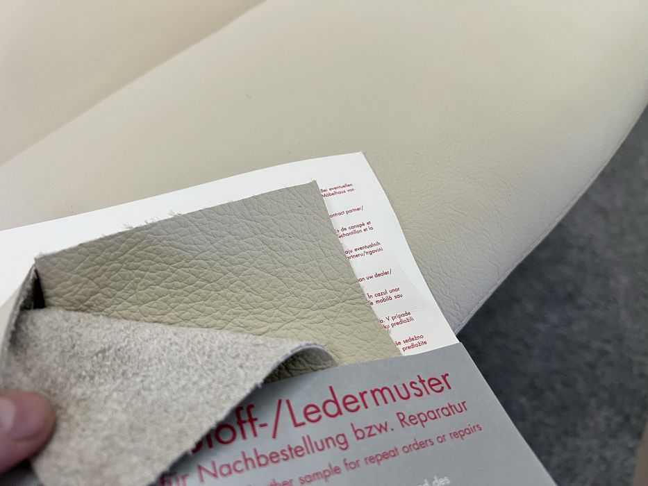 Нові два дивани шкіряні трійка двійка нерозкладні