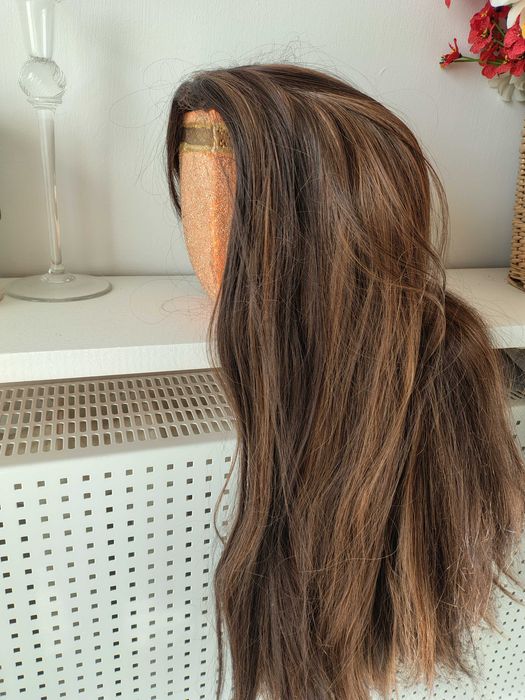Peruka - długie brązowe włosy