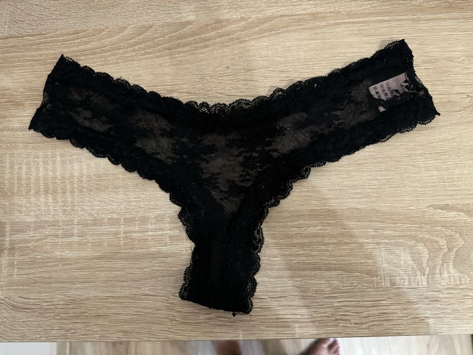 Czarne stringi 36 s hunkemoller