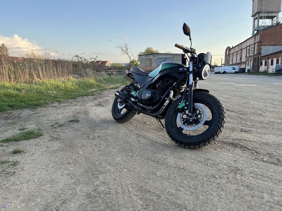 Suzuki GS500 Scrambler
