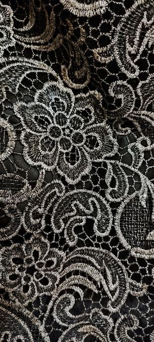 Платье из  выбитого гипюра