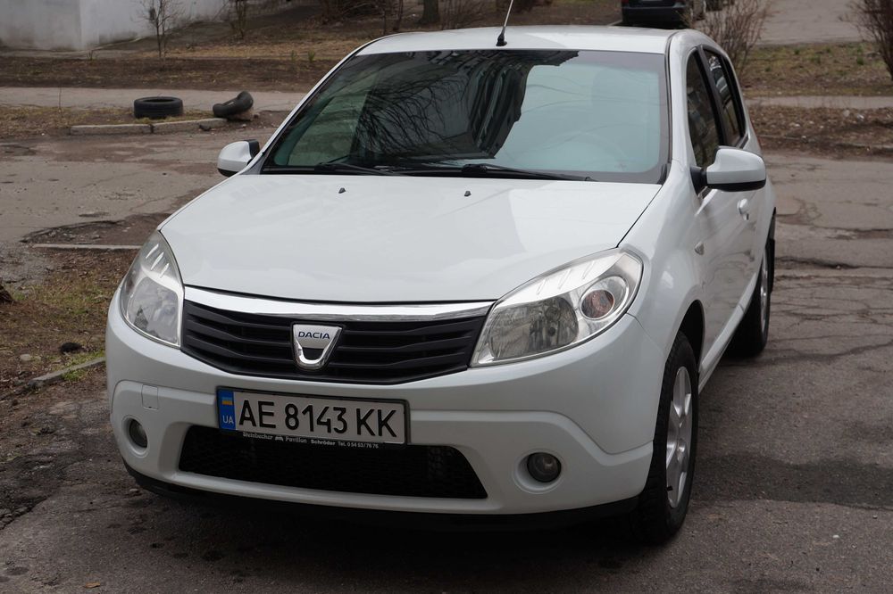 Продам власне авто Dacia Sandero 1.6 Газ/Бензин 2009
