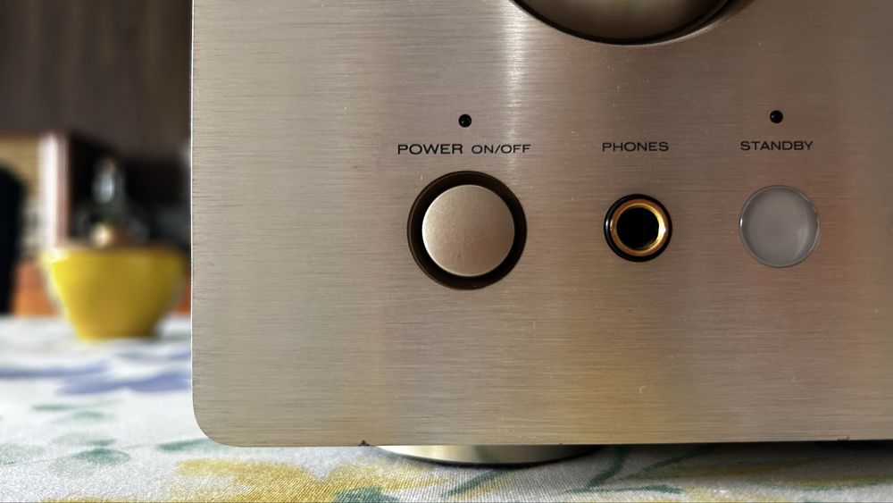 Amplificador Marantz PM 7200 Gold( Revisão feita na Ajasom)