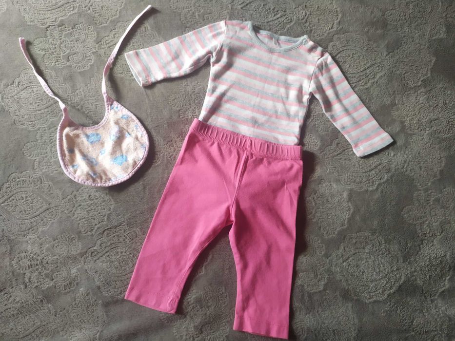Paka ubrań dziewczynka 62 zestaw body spodenki czapeczka śliniak 6szt