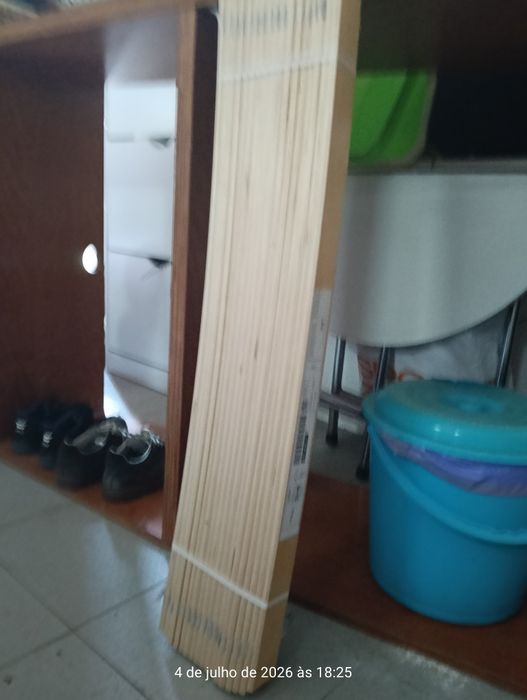 Estrado de ripas 90x200 cm novo