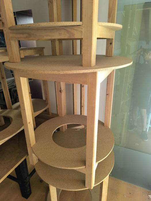 Mesas redondas em madeira