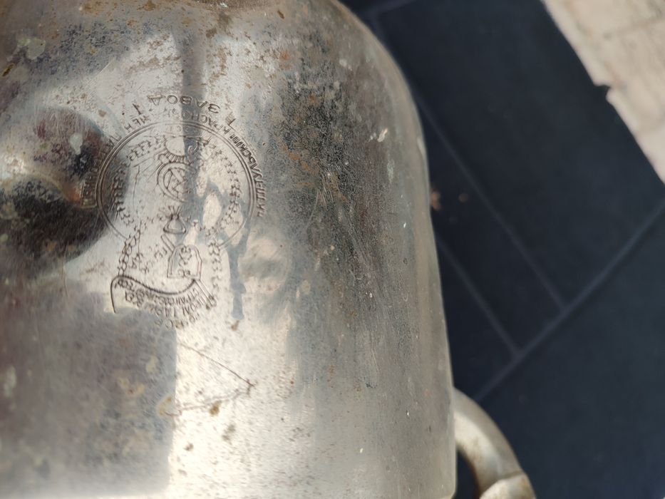 Старовинний самовар. На вугіллі.