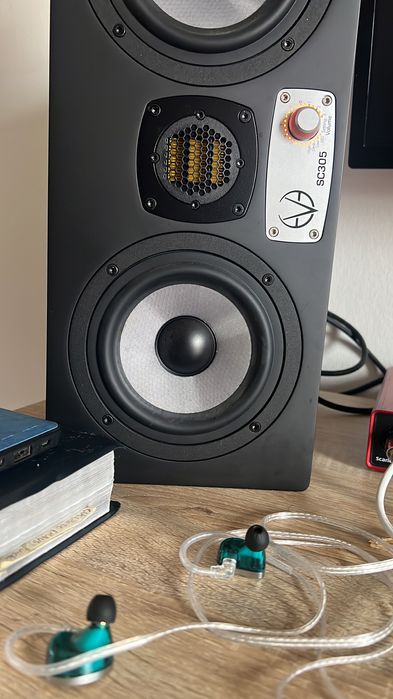 Monitor de Estúdio EVE AUDIO SC305
