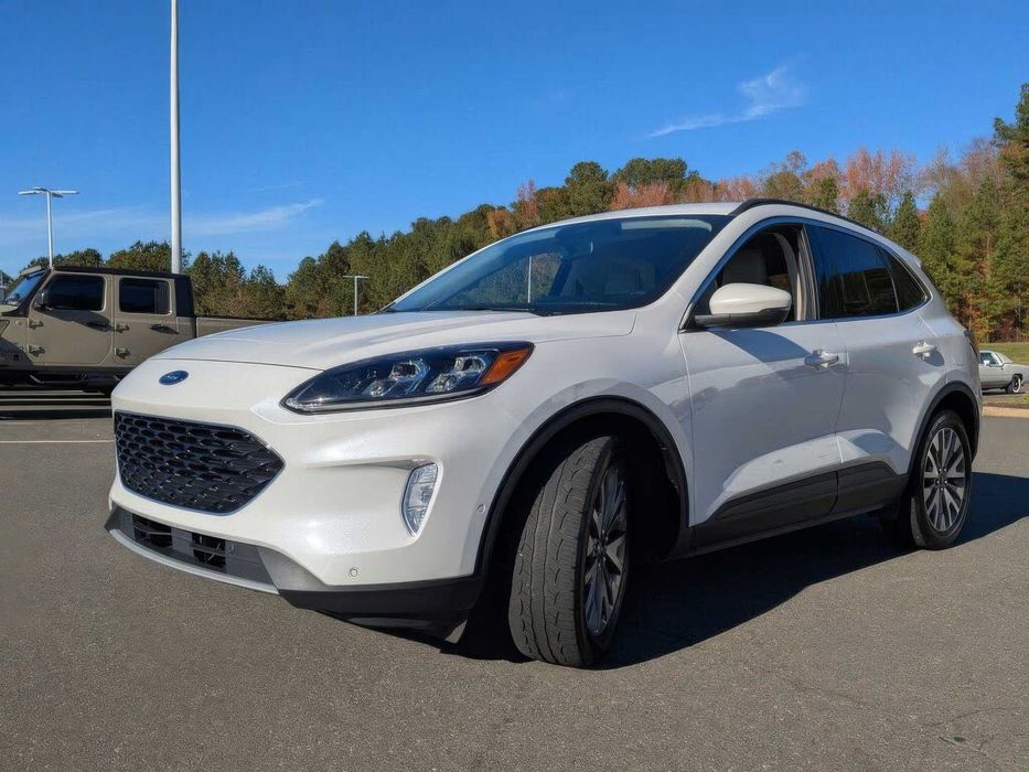 Ford Escape Hybrid Titanium      2020