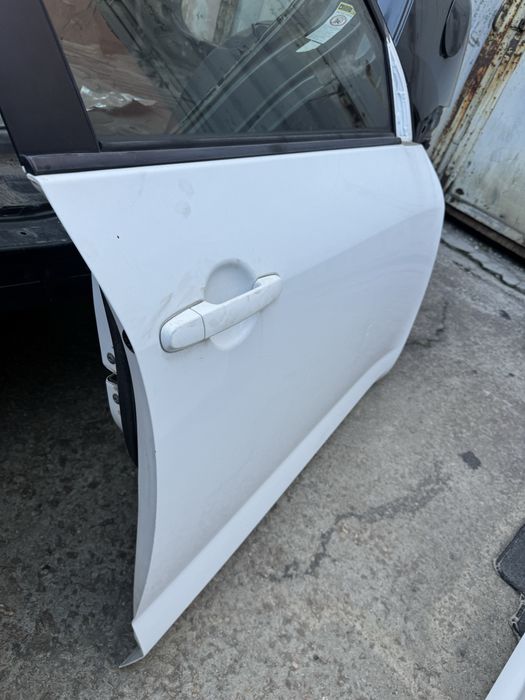 Дверь передняя правая Rav4 Рав 4 30 2005-2012
