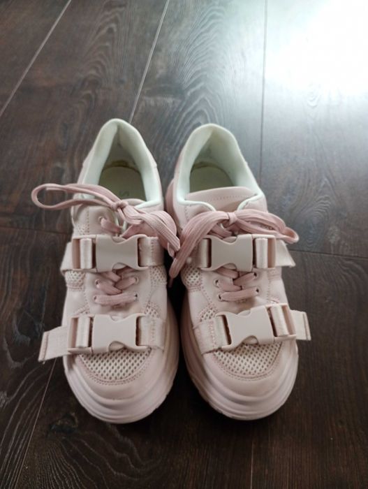 Buty sneakersy Simmi London