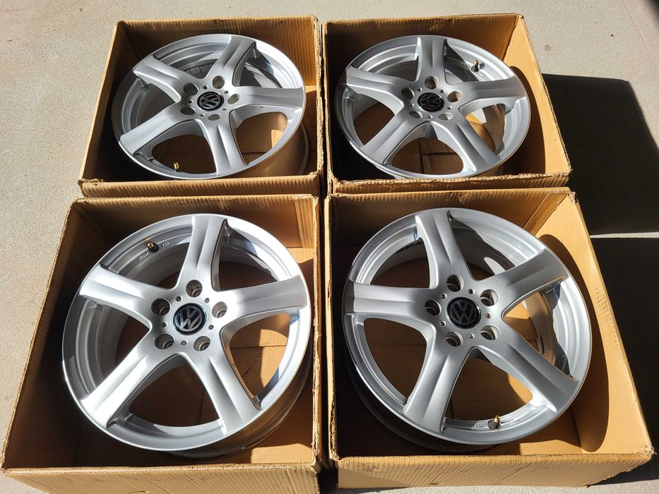 [596] Felgi aluminiowe 16 Cali 5x112 6,5Jx16H2 ET50 VW Passat Touran