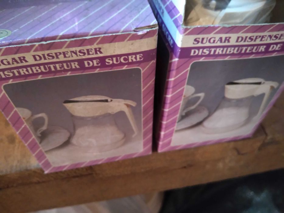 Dispensadores novos os dois