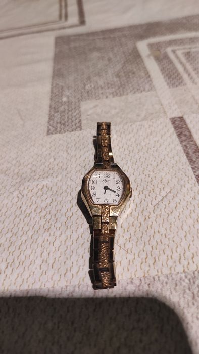 жіночий годинник «Луч» з браслетом