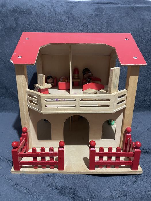 Ляльковий будиночок з меблями