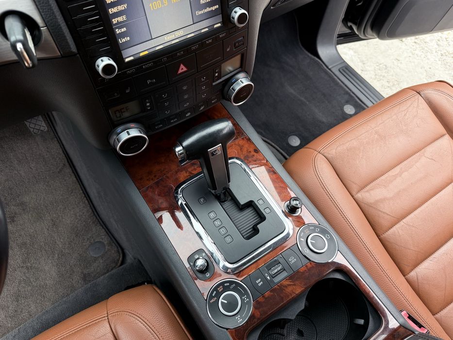 Продам Volkswagen Touareg 3.0 D