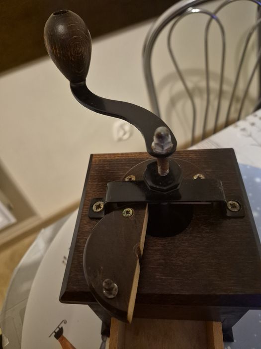 Młynek do kawy antyk