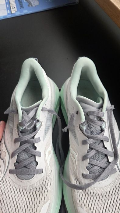 Saucony кроси жіночі