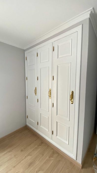 Lacagem de Portas e instalação - Renovação com Acabamento Perfeito