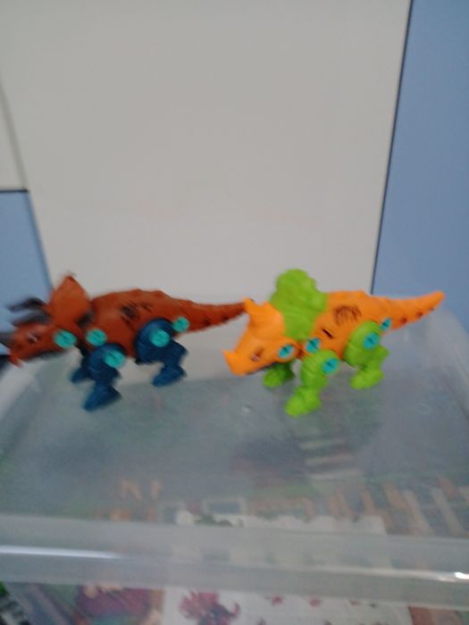 Dinozaury na śrubki