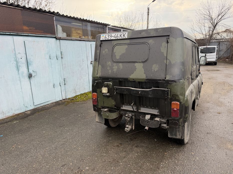 УАЗ_на_полном_ходу