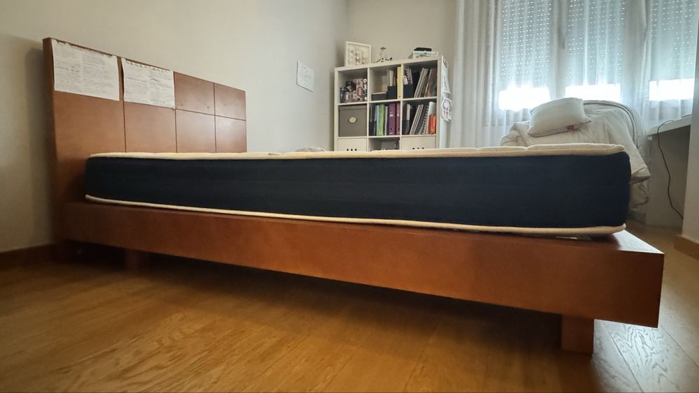 Cama Solteiro corpo e meio em Cerejeira