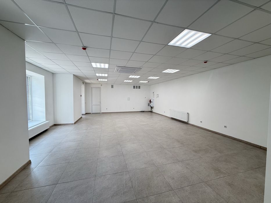 Комерційне приміщення на Куліша 66 кв м