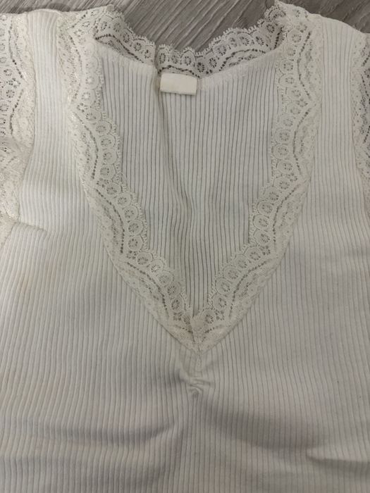 Top koronkowy biały