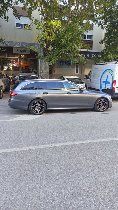 Mercedes E220  versão AMG de 7 lugares (rara) 11/2017