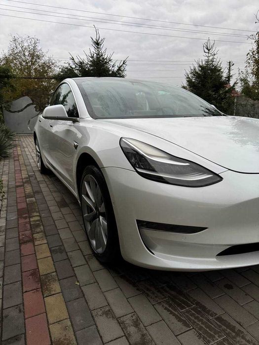 Продам Tesla Model 3 2018 Long Range 75kw