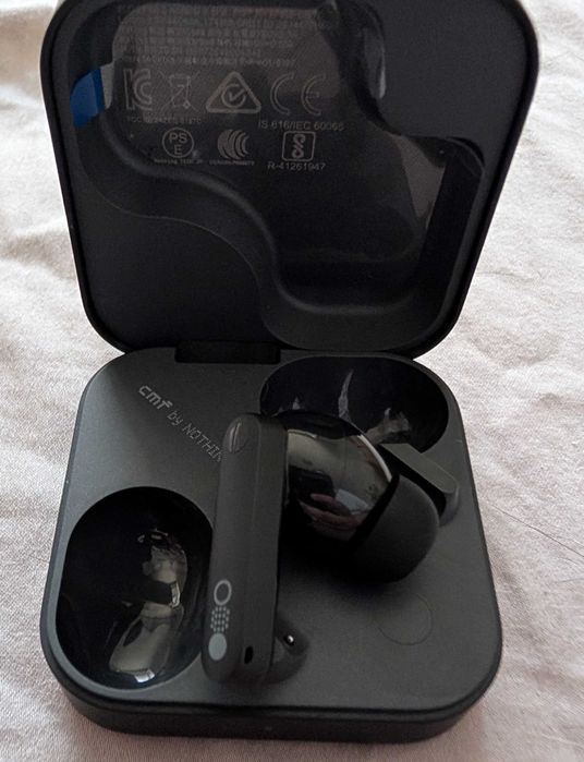 Caixa + auricular direito CMF BY NOTHING Buds Pro 2