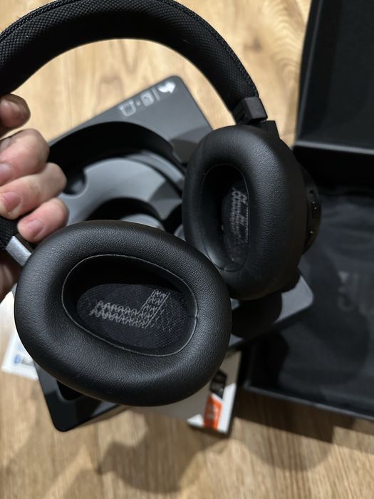 Навушники JBL LIVE 660 NC