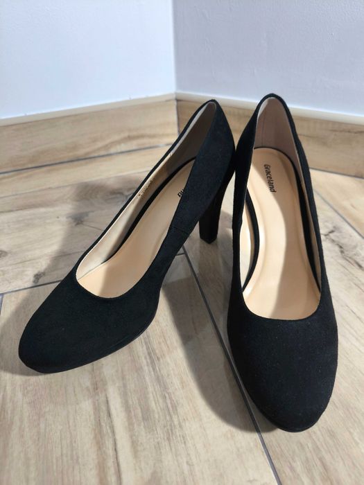 Czarne buty na obcasie damskie Graceland półbuty zamszowe damskie 41