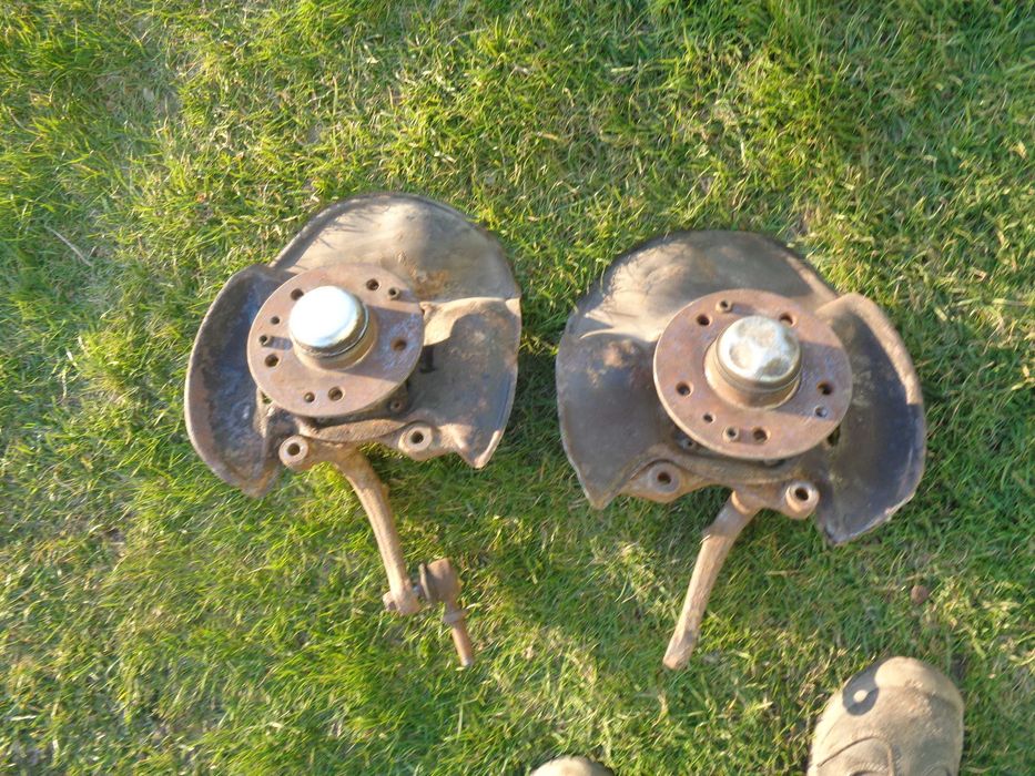 Ступиця W124 цапфа / підвіска мерседес W124 / ходова Mercedes W124