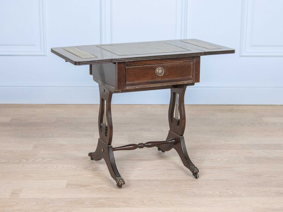 Антикварний столик, тумбочка, столик антикварный