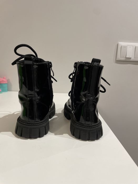 botas pretas verniz sola grossa