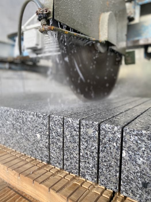 Obrzeże granitowe, opornik z granitu- KOPALNIA GRANITU