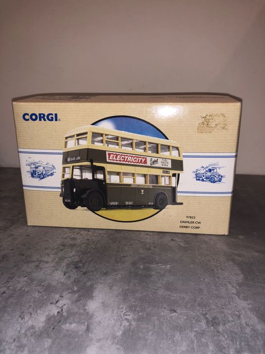 Autocarro de edição limitada corgi public transporte