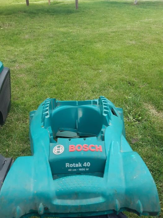 Електрична газонокосарка Bosch Rotak 40 по запчастинам.